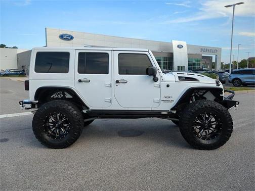 2016 Jeep Wrangler Unlimited Sahara