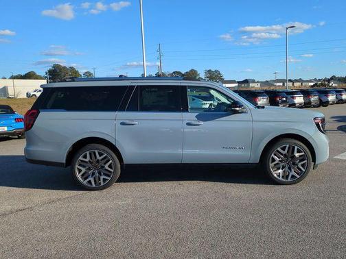 GLACIER GRAY MET TRI-COAT 2026 Ford Expedition Max Platinum