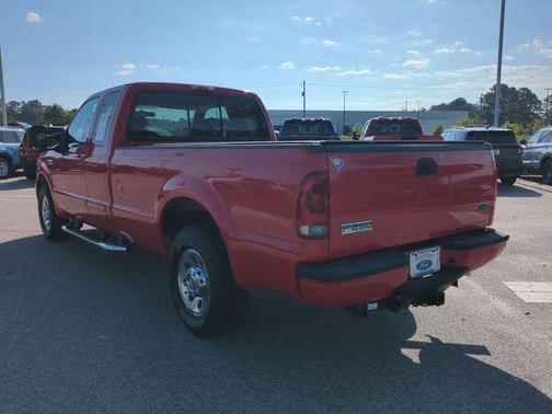 Red Clearcoat 2006 Ford F-250 XLT
