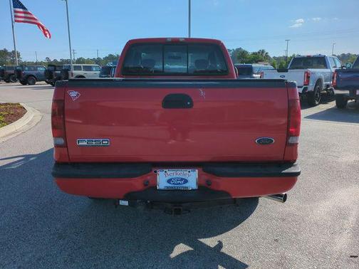 Red Clearcoat 2006 Ford F-250 XLT