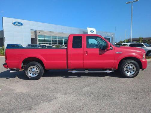 Red Clearcoat 2006 Ford F-250 XLT