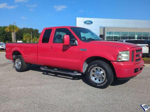 Red Clearcoat 2006 Ford F-250 XLT