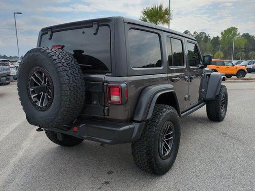 Granite Crystal Metallic Clearcoat 2025 Jeep Wrangler Willys