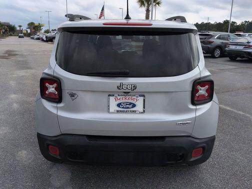 Glacier Metallic 2016 Jeep Renegade Latitude