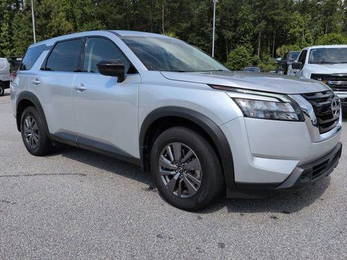 Brilliant Silver Metallic 2025 Nissan Pathfinder S FWD