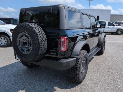 SHADOW BLACK 2025 Ford Bronco Outer Banks