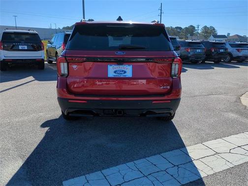 2025 Ford Explorer ST-Line