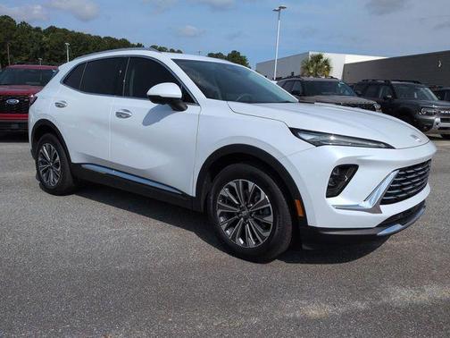 Iridescent White Tricoat 2025 Buick Envision Preferred AWD