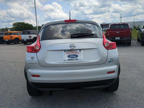 Brilliant Silver 2013 Nissan Juke SL