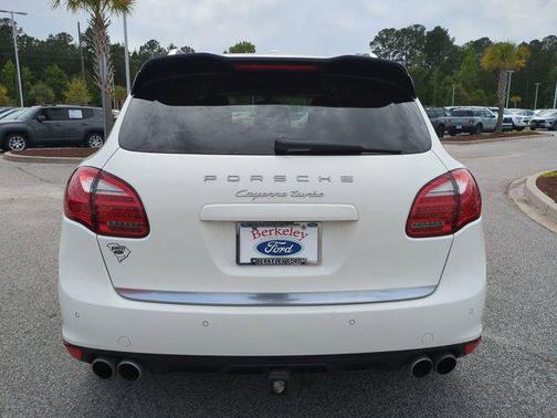 Sand White 2011 Porsche Cayenne Turbo