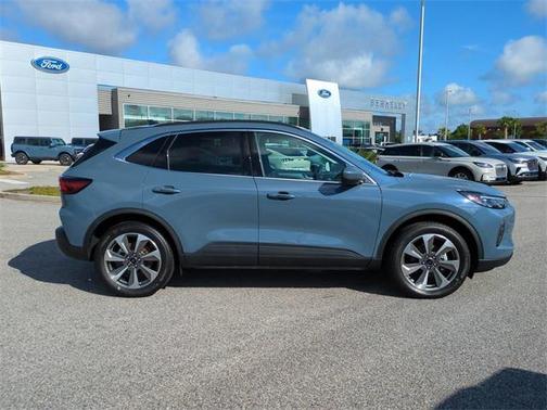 2025 Ford Escape Platinum