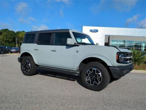 2024 Ford Bronco Outer Banks
