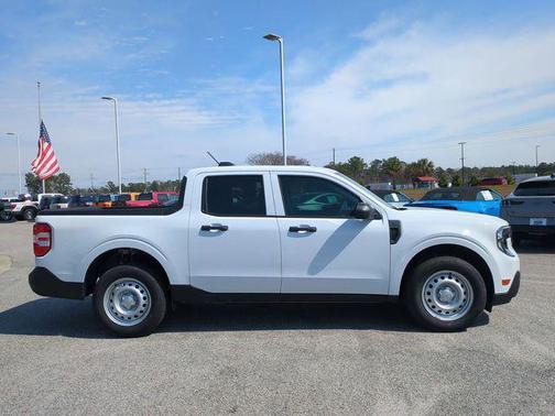 OXFORD WHITE 2026 Ford Maverick XL