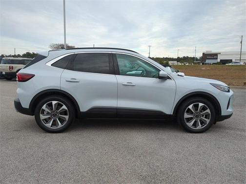 2025 Ford Escape Platinum