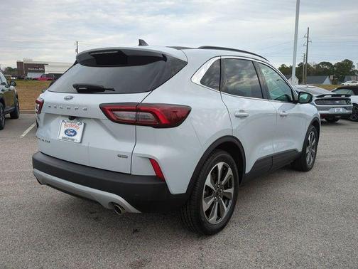 2025 Ford Escape Platinum