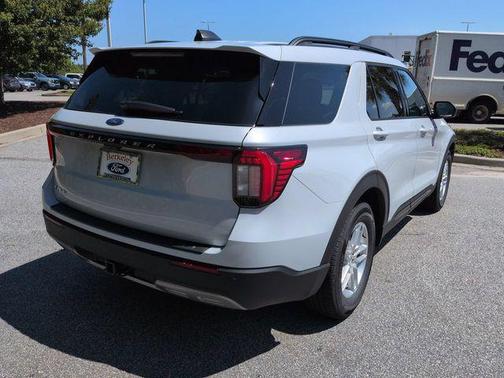 Space White Metallic 2026 Ford Explorer Active