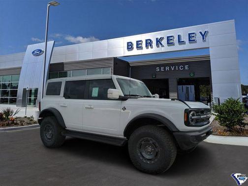 OXFORD WHITE 2025 Ford Bronco Outer Banks SUV