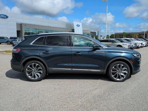 2022 Lincoln Nautilus Reserve