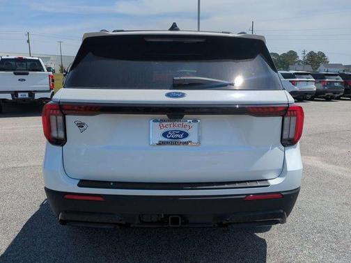 STAR WHITE MET TRI-COAT 2026 Ford Explorer ST-Line