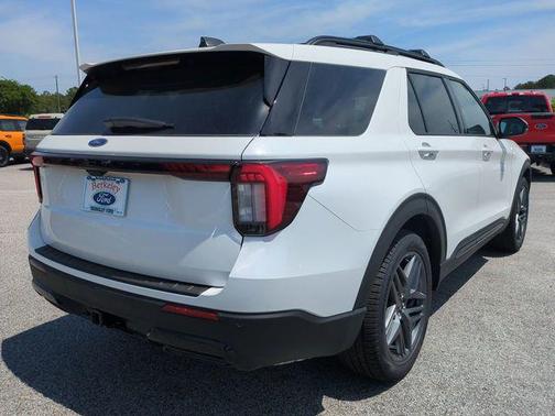 STAR WHITE MET TRI-COAT 2026 Ford Explorer ST-Line