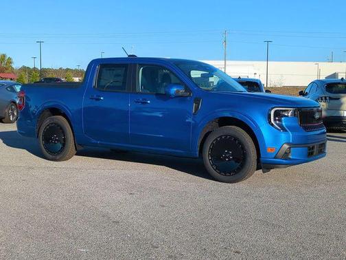 VELOCITY BLUE 2026 Ford Maverick Lobo