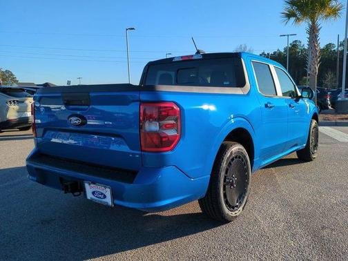 VELOCITY BLUE 2026 Ford Maverick Lobo