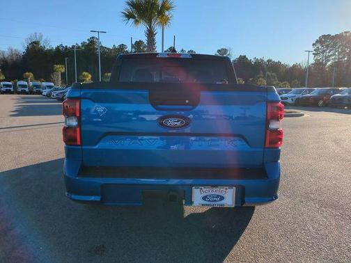 VELOCITY BLUE 2026 Ford Maverick Lobo