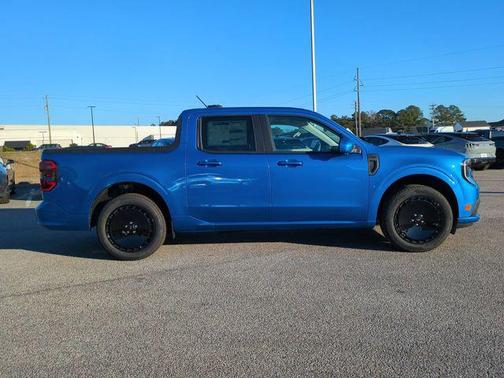 VELOCITY BLUE 2026 Ford Maverick Lobo