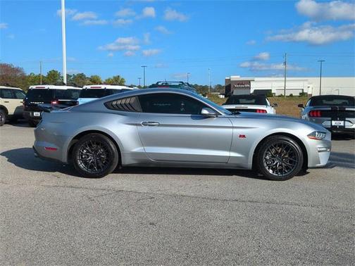 2022 Ford Mustang EcoBoost Premium