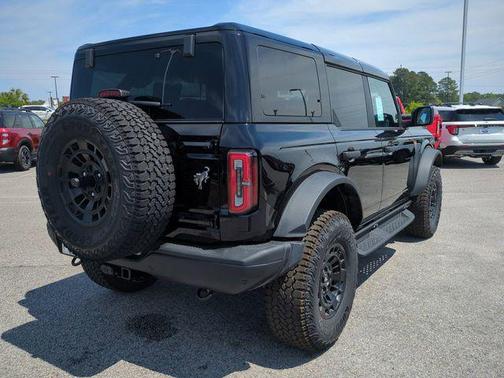 SHADOW BLACK 2026 Ford Bronco Badlands