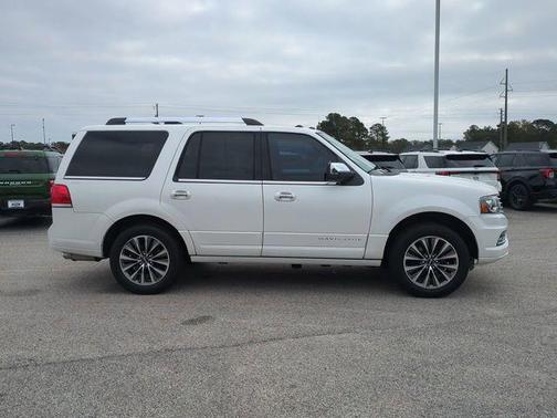 2016 Lincoln Navigator Select