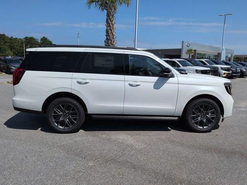 STAR WHITE MET TRI-COAT 2026 Ford Expedition Platinum
