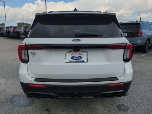 Star White Metallic Tri-Coat 2026 Ford Explorer ST-Line