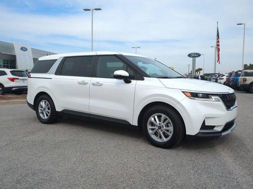 2023 Kia Carnival LX