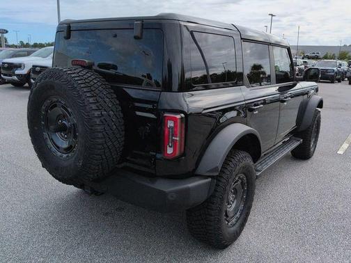 Shadow Black 2024 Ford Bronco Outer Banks