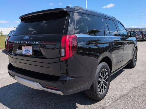 AGATE BLACK METALLIC 2025 Ford Expedition Platinum