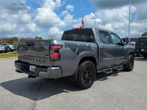 2023 Nissan Frontier SV