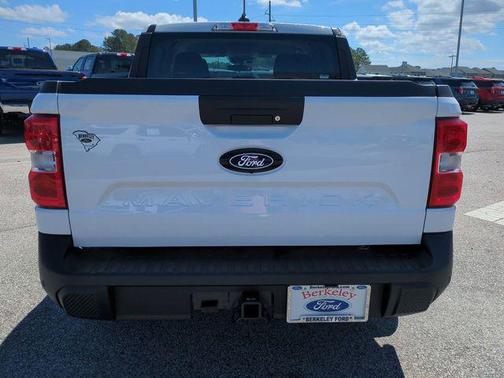 OXFORD WHITE 2026 Ford Maverick XL