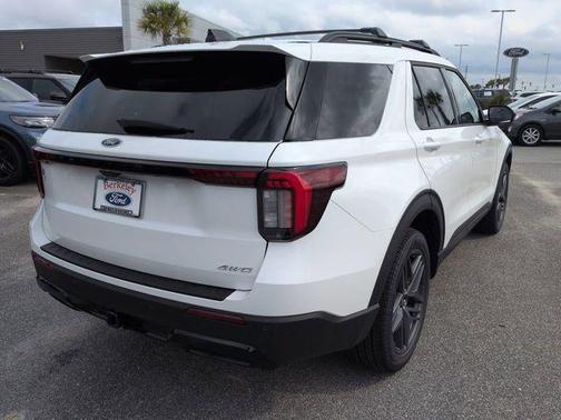 STAR WHITE MET TRI-COAT 2026 Ford Explorer ST-Line