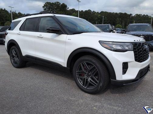 STAR WHITE MET TRI-COAT 2026 Ford Explorer ST-Line