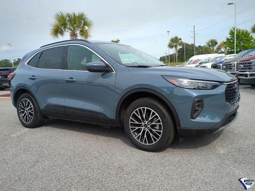 VAPOR BLUE METALLIC 2025 Ford Escape PHEV SE