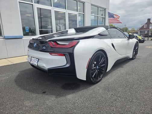 Crystal White Pearl Metallic w/Frozen Gray Accent 2019 BMW i8 Roadster