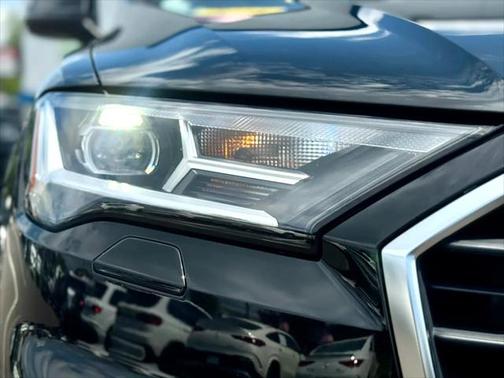 2022 Audi Q7 45 Premium
