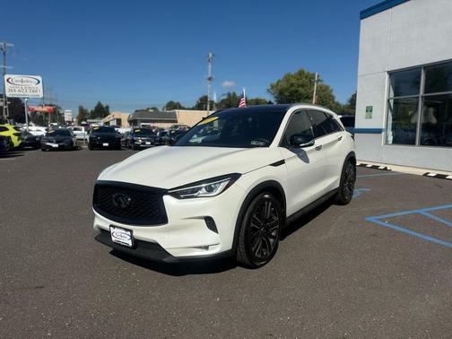 2022 INFINITI QX50 LUXE AWD