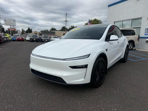 2026 Tesla Model Y Long Range Launch Series AWD *Ltd Avail*