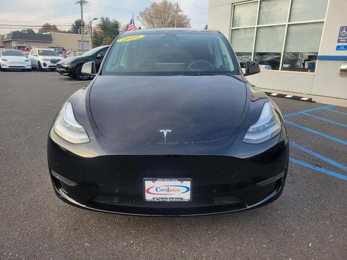 2022 Tesla Model Y Long Range Dual Motor All-Wheel Drive