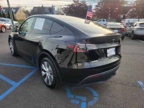 2022 Tesla Model Y Long Range Dual Motor All-Wheel Drive