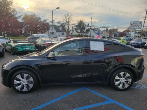 2022 Tesla Model Y Long Range Dual Motor All-Wheel Drive
