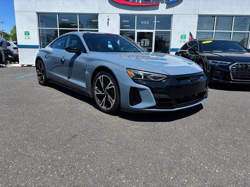 Kemora Gray Metallic 2022 Audi e-tron GT Premium Plus
