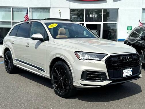 2022 Audi Q7 55 Premium Plus